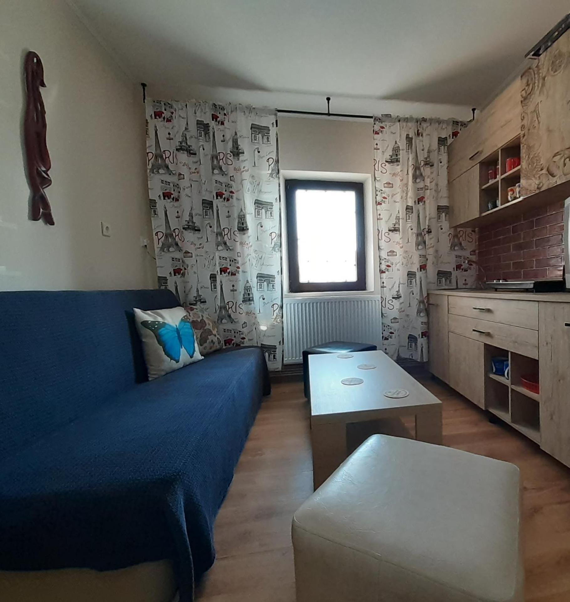 Apartament Cristina Cu Doua Dormitoare & Balcon & Parcare Proprie Onesti Exterior photo
